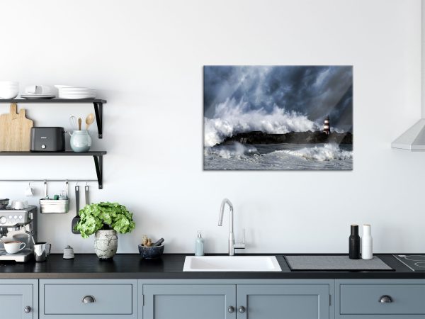 Tobendes Meer mit Leuchtturm, Glasbild Online – Bild 3